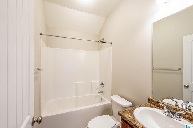 Building Photo - 4849 Cove Ln