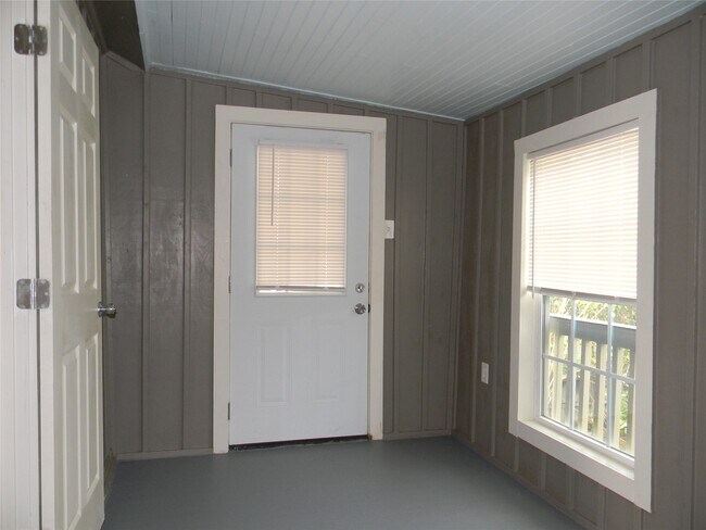 Building Photo - 2423 Avenue L