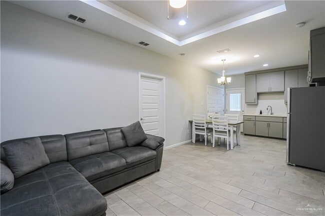 Building Photo - 23 N Maryland St