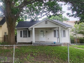 Building Photo - 835 Tecumseh St