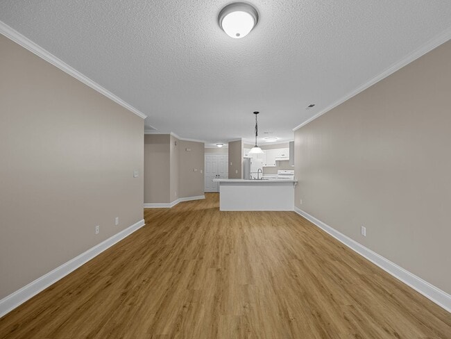 Building Photo - Newly Renovated 2BR, 2 BA Townhome in Greer SC