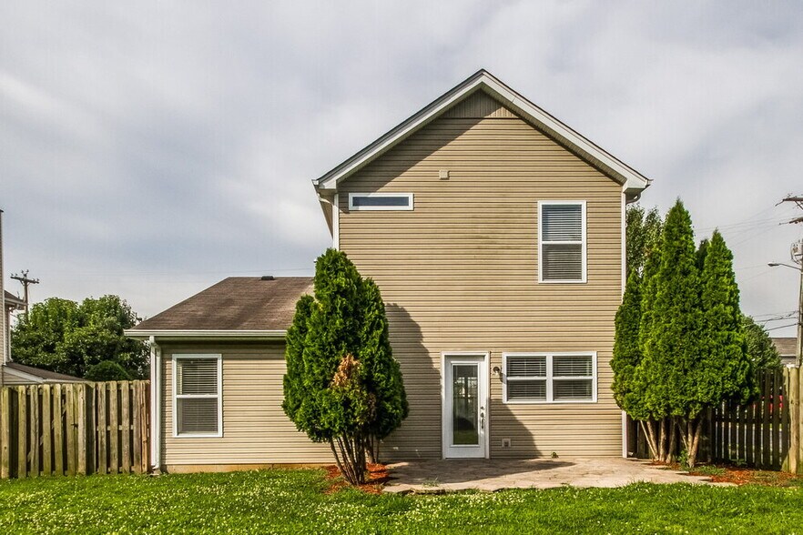 Building Photo - 1701 Stone Hollow Ct