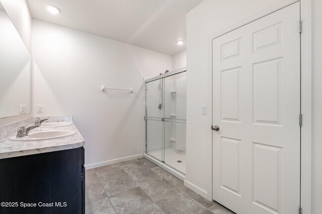 Building Photo - 899 Forest Trace Cir