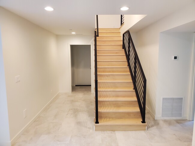 Stairs to master suite - 4320 Bel-Red Rd