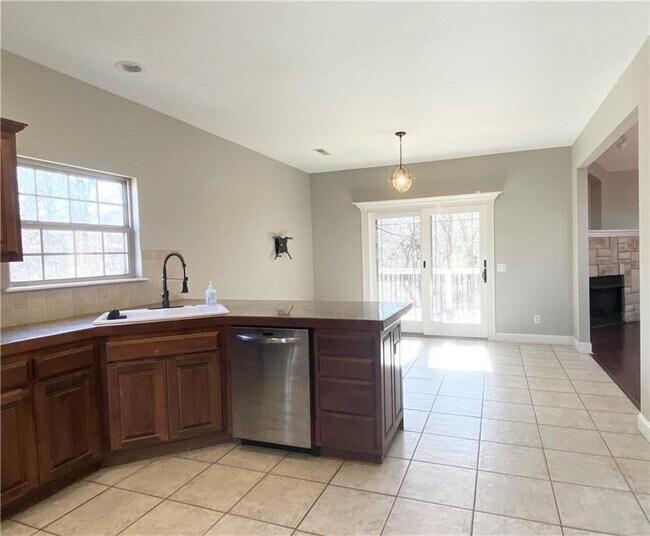 Building Photo - 1806 NW Mustang Ave