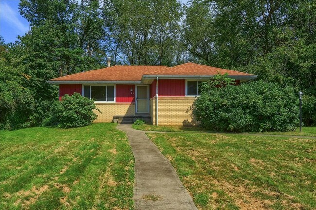 Building Photo - 194 Woodridge Dr
