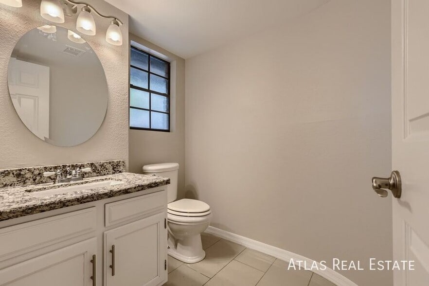 Building Photo - 5337 W Desert Hills Dr