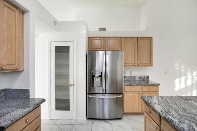 Building Photo - Single Story, 3 Bedroom, Peccole Ranch Beauty