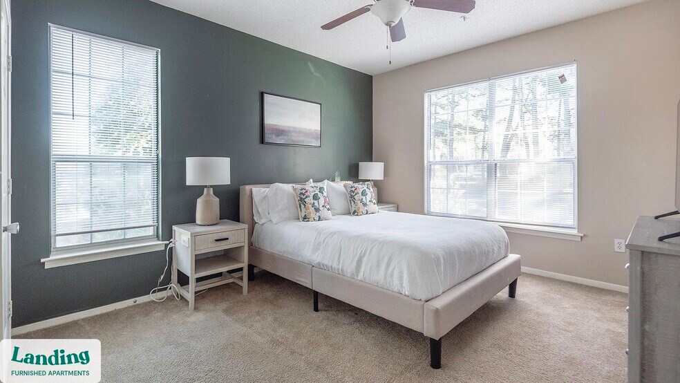 Building Photo - 7865 Grove Ct W