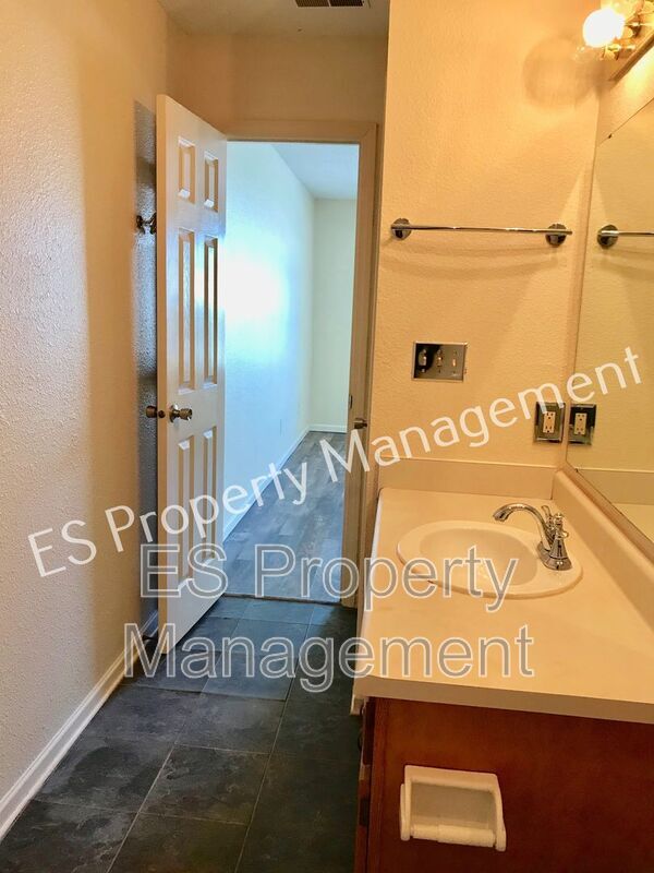 Building Photo - 5742 Ashcroft Dr