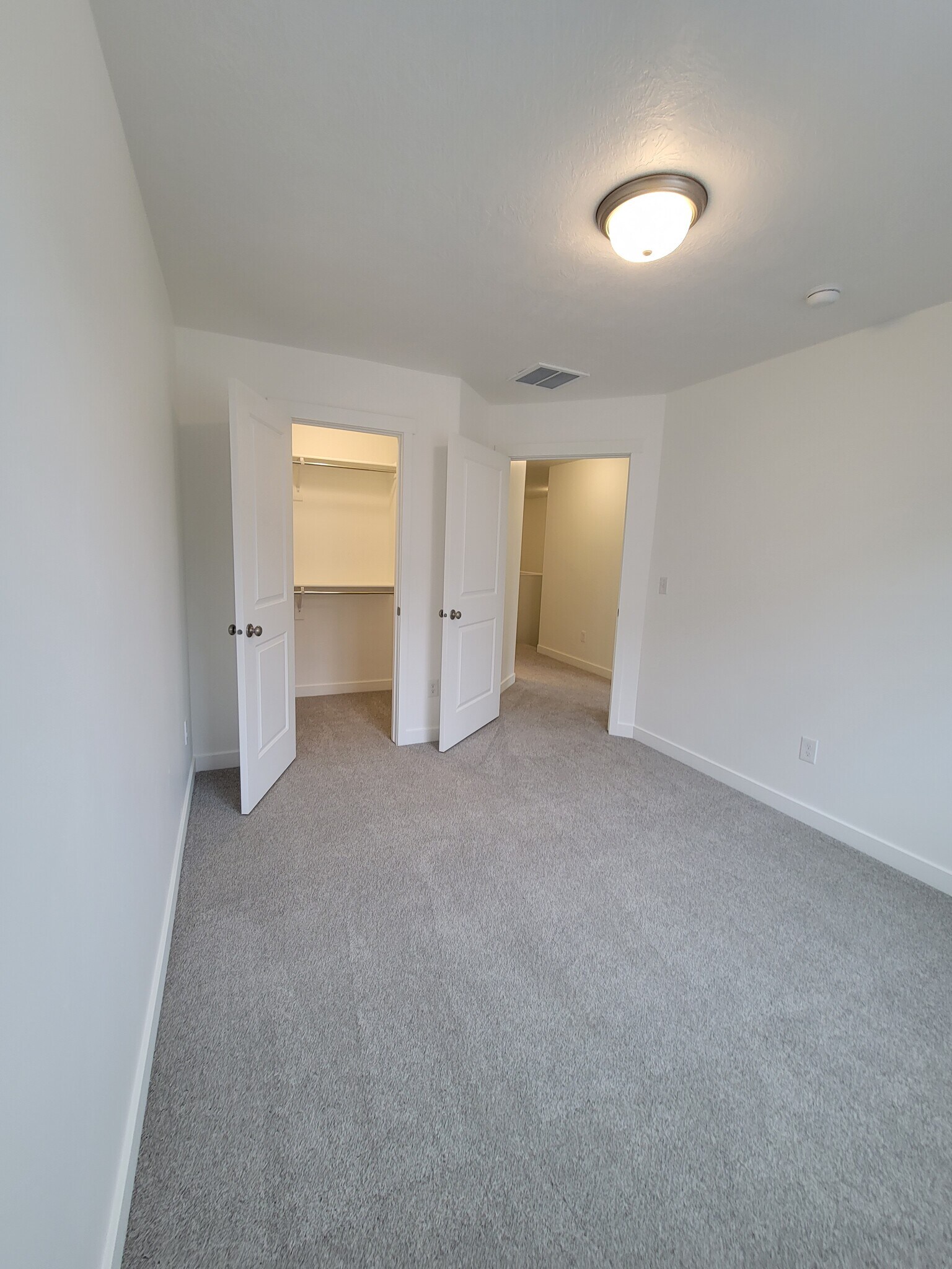 Building Photo - 15068 S Wild Horse Way