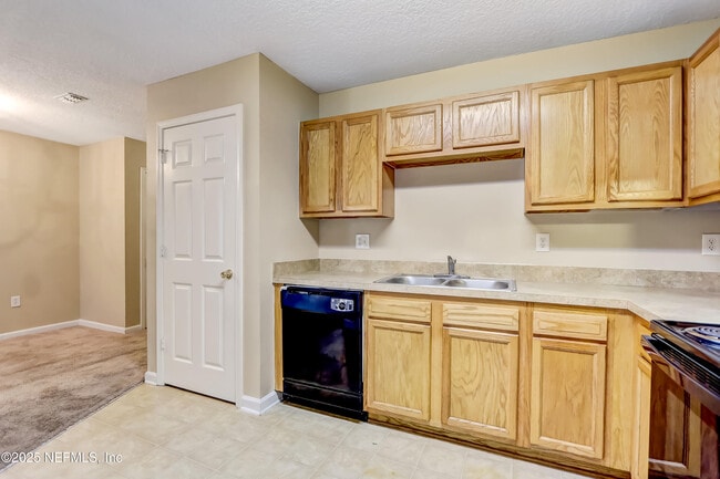 Building Photo - 8448 Kona Ave