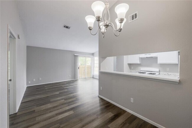 Building Photo - 2134 Andover Dr