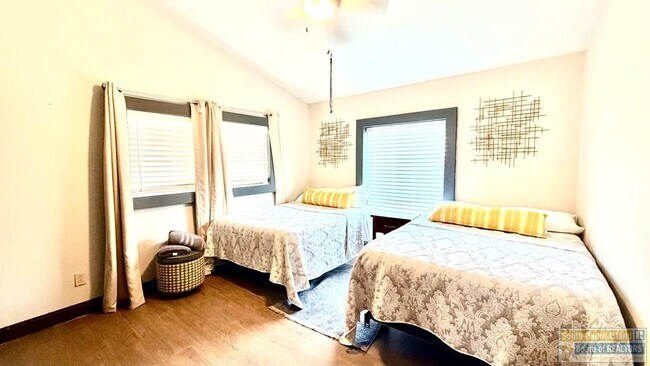 Building Photo - 106 W Morningside Dr