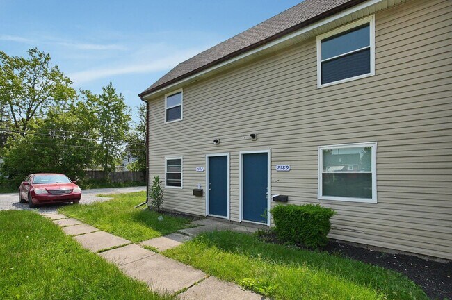 Building Photo - 2187-2193 Clarendon Ln