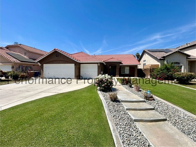Primary Photo - Stunning 4 Bed/2 Bath in S Bakersfield w/ ...