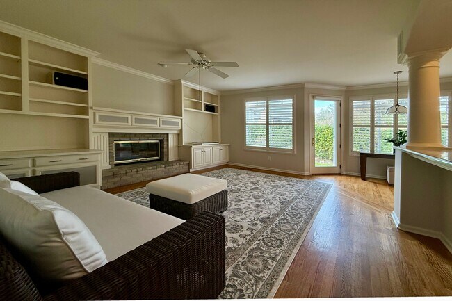 Building Photo - 1876 Heritage Way