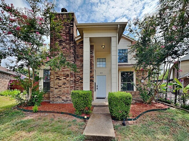 Primary Photo - 1012 Garden Trail