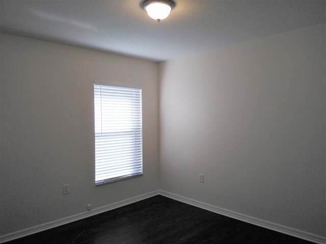 Building Photo - 1443 Baythorn Dr
