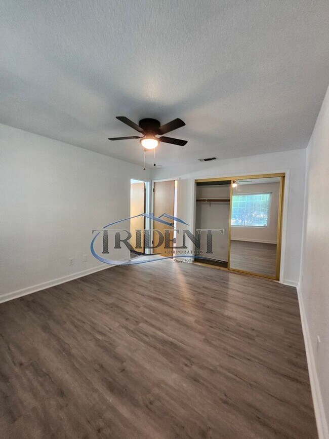 Building Photo - 3 bedroom, 2 bath house