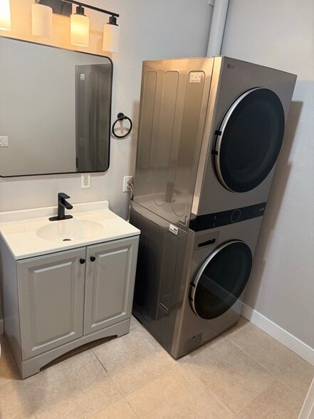 Building Photo - 2270 Prince Albert Dr