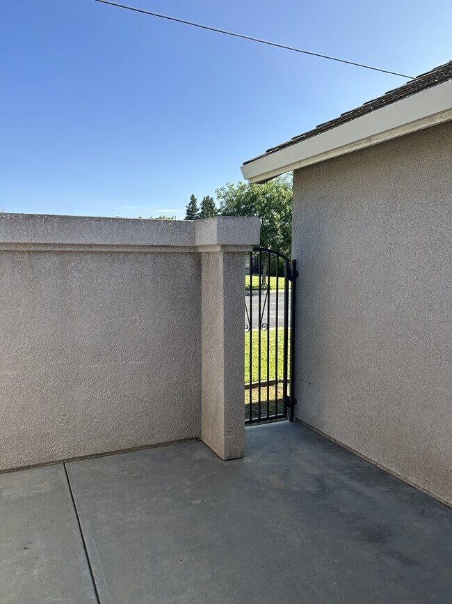 Building Photo - 1333 Glenbrook Way