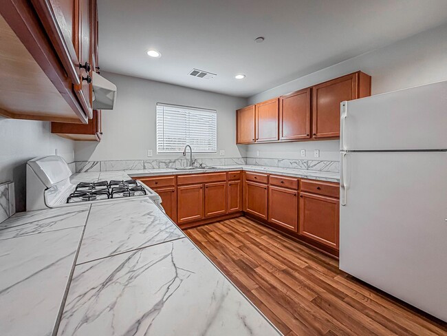 Building Photo - 1108 Honeybell Ct