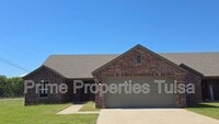 Building Photo - 14701 N 46th W Ave