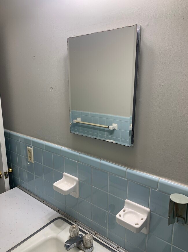 Building Photo - 506 Zetterower Rd