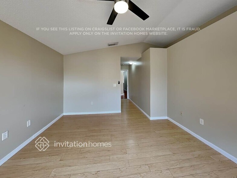 Building Photo - 5041 SW 152nd Ave