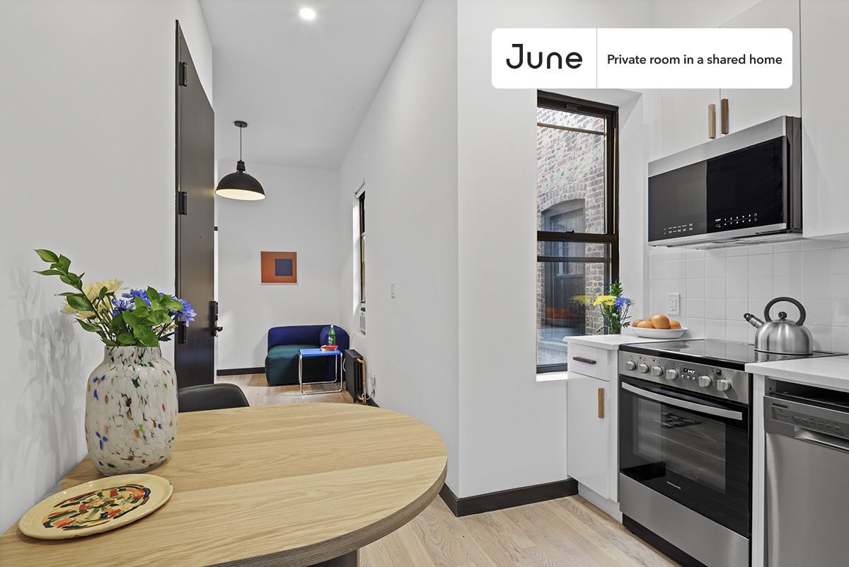 Building Photo - Room in Shared 3 bed/3 bath home in Ridgewood