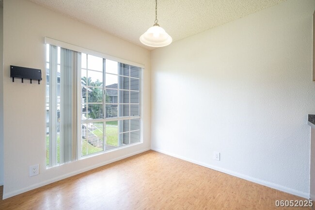 Building Photo - $2700 / 2 BED / 1 BATH IN WAIPIO
