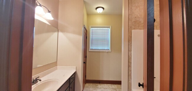 Building Photo - Spectacular!