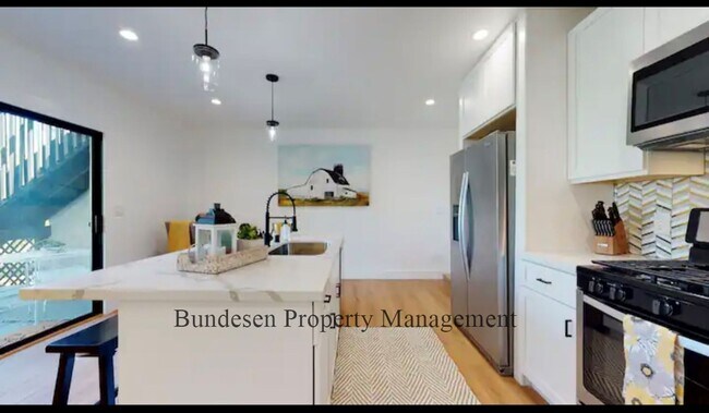 Building Photo - 1-Bed in Petaluma – All Utilities Included
