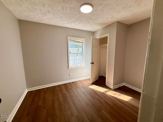 Building Photo - 1002 E Harnett St