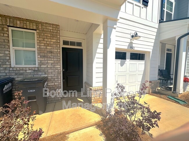 Building Photo - 9542 Munsing Dr