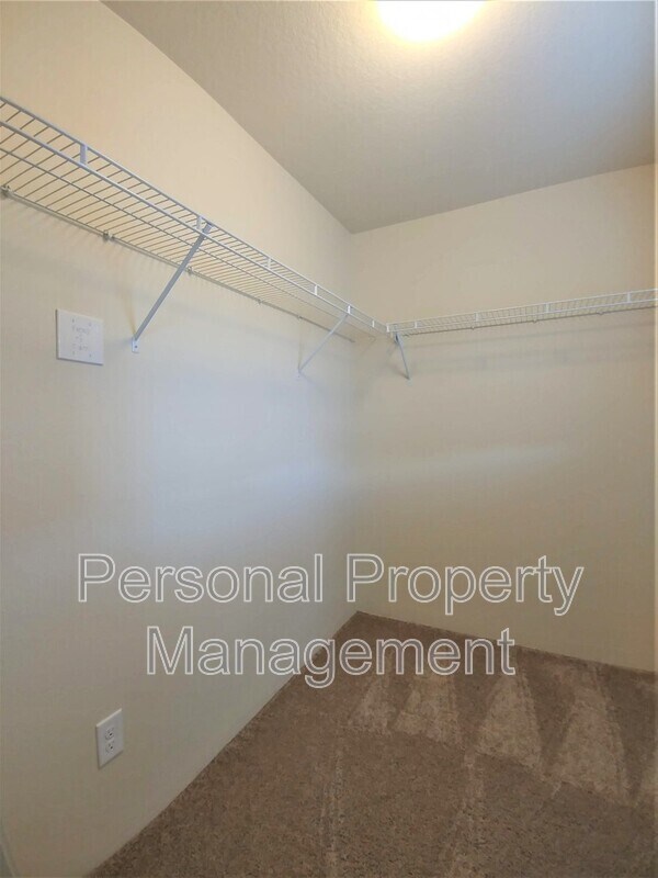 Building Photo - 1329 NE 72nd Way