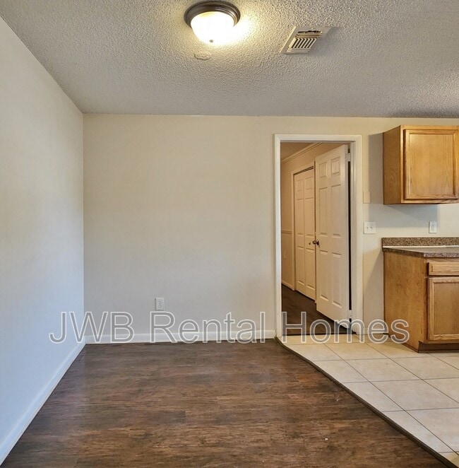 Building Photo - 7635 McCowan Dr