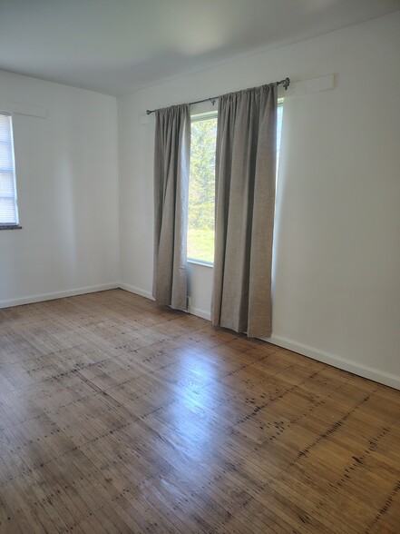 Primary Photo - 1651 W 57th St