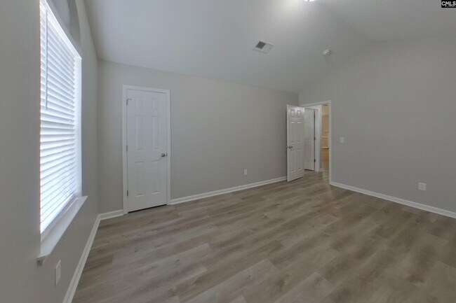 Building Photo - 89 Smokewood Dr