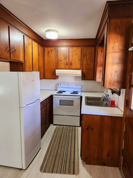 Kitchen - 269 E Main St