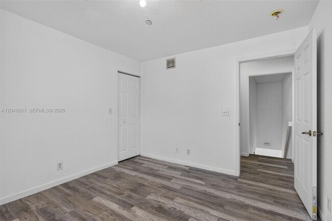 Building Photo - 3969 Orange Tree Ln