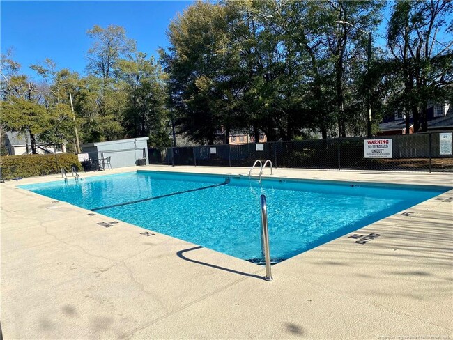 Building Photo - 1100 Clarendon St