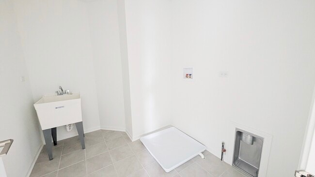 Building Photo - 26142 W Sherwood Cir