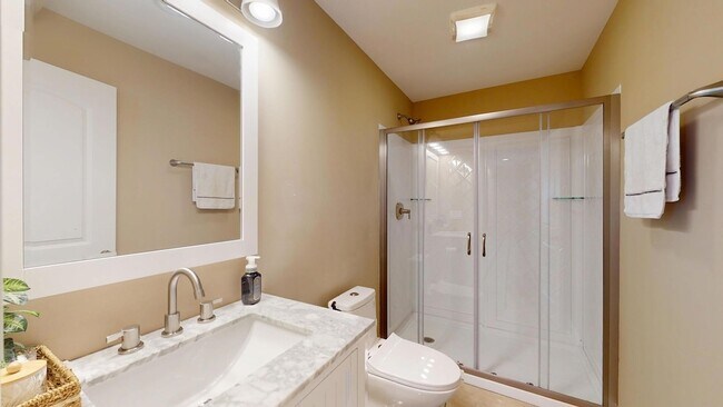 Building Photo - 331 Mary Belle Cir