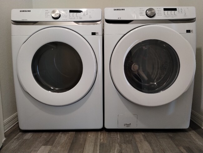 Building Photo - 213 Hagan Ave S