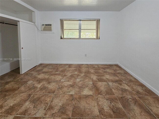 Building Photo - 201 SW 30th Ct