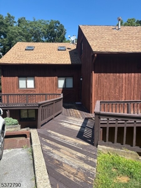 Primary Photo - 5 Powderhorn Ct