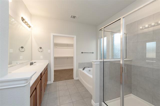 Building Photo - 2040 Barx Dr