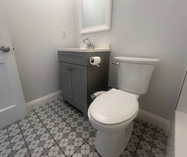 Building Photo - 1028 17th St